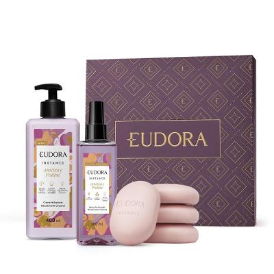 Combo Presente Dia das Mães Instance Ameixa e Praliné: Loção Corporal 400ml + Spray Perfumado 200ml + Sabonetes em Barra 4x80g + Caixa Presenteável