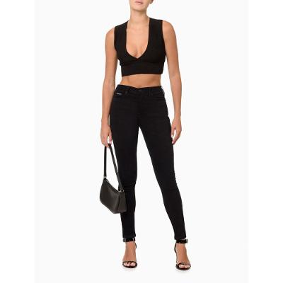 Calça Feminina Color de Sarja Infinite Black Super Skinny Cintura Média Calvin Klein Jeans - Preto