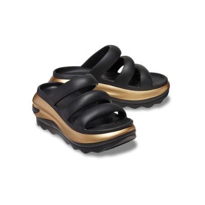 Sandália crocs mega crush metallic triple strap black/gold