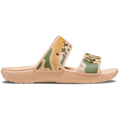 Sandália crocs classic printed camo sandal chai/tan