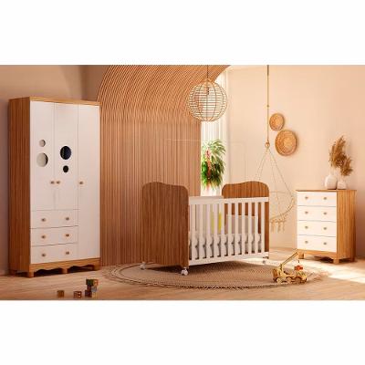Guarda-Roupa Infantil Peroba Duda Plus com 92 cm de largura + Cômoda com 4 Gavetas e 65,1 cm de largura + Berço Americano