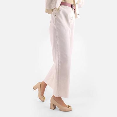 Scarpin Couro Usaflex Salto Bloco Fivela Monograma - Bege