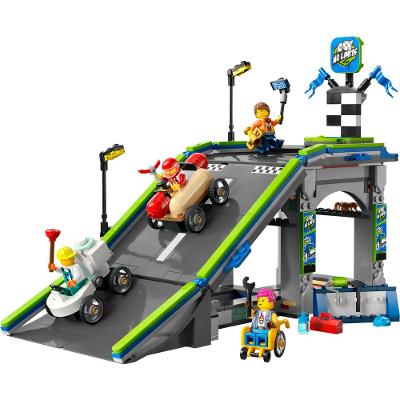LEGO® City - Sem Limites: Rampa para Carros de Corrida