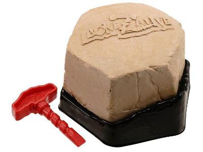 Boneco Colecionável Bonezalive com Acessórios