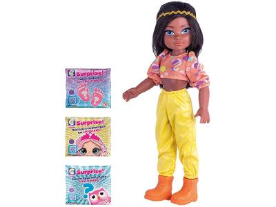 Boneca Morena Charmosa Surprise com Acessórios
