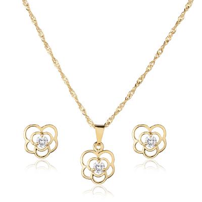 Kit Conjunto de Semijoia Flor Vazada Com Zircônia Banhado a Ouro 18K