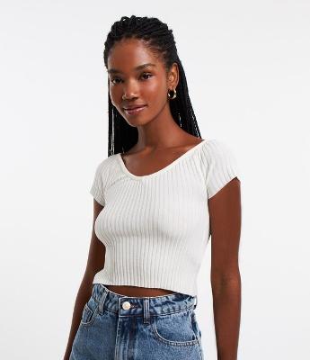 Blusa Manga Curta em Tricô com Decote Ombro a Ombro