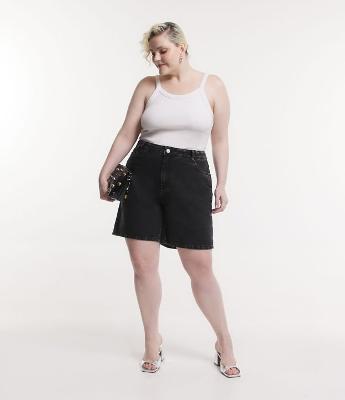Bermuda em Jeans com Bolsos Curve & Plus Size