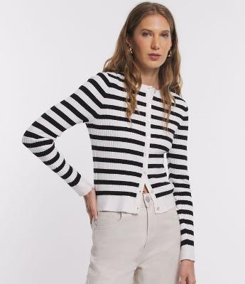 Cardigan em Tricô com Abotoamento e Estampa Listrada