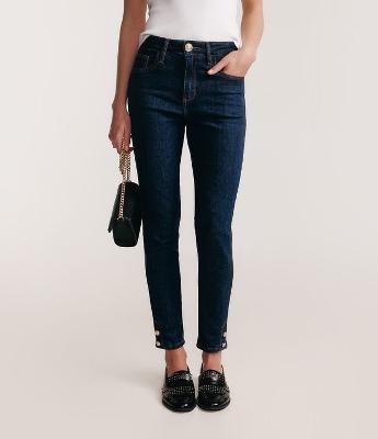 Calça Skinny Jeans com Pespontos Contrastantes e Botões na Barra