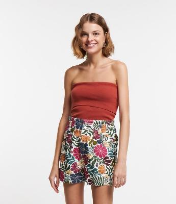 Blusa em Tricô Tomara que Caia e com Pala Virada
