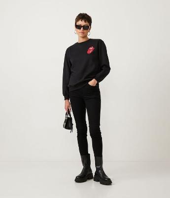 Calça Skinny Básica em Sarja com Cintura Média e Bolsos