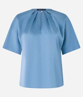 Blusa em Tecido Acetinado com Pregas na Gola