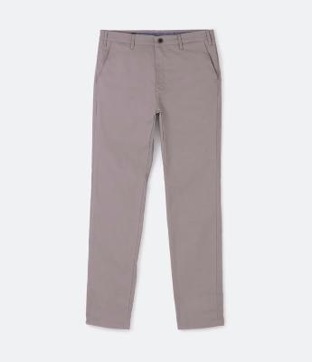 Calça Slim Básica em Sarja com Elastano