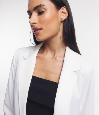 Blazer Longo Alfaiatado em Crepe com Manga Enrugada