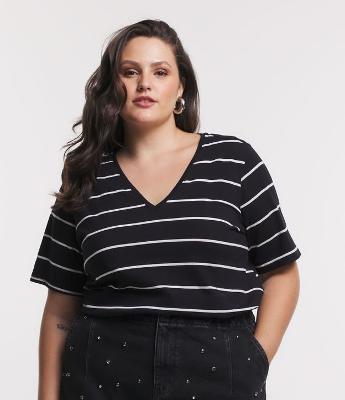 Blusa com Gola V e Estampa Listrada Curve & Plus Size