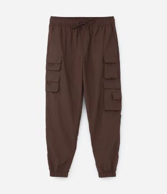 Calça Jogger em Poliamida com Bolsos Laterais