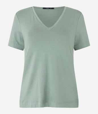 Blusa Básica em Viscose com Decote V