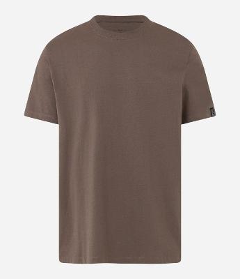Camiseta Comfort Básica em Malhão com Etiqueta na Manga