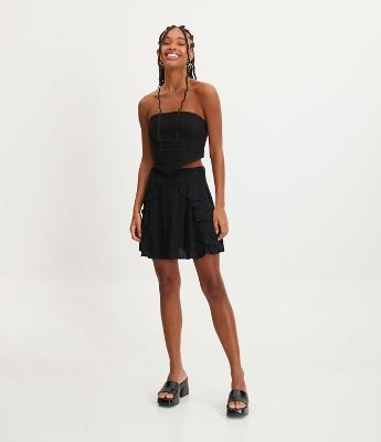 Saia Curta em Viscose com Textura Jacquard e Babados