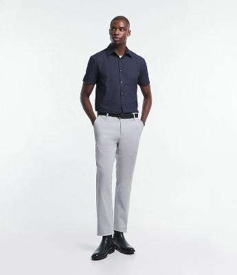 Calça Slim Alfaiatada em Sarja com Bolsos