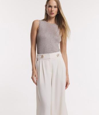Blusa Sem Manga em Viscose com Brilho e Textura Nuvem