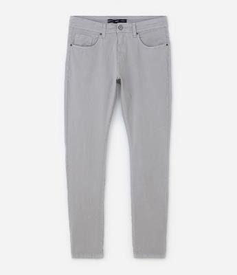 Calça Skinny Básica em Sarja com Elastano e Bolsos
