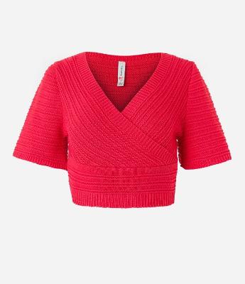 Blusa Cropped em Tricô com Ponto Diferenciado e Manga Curta