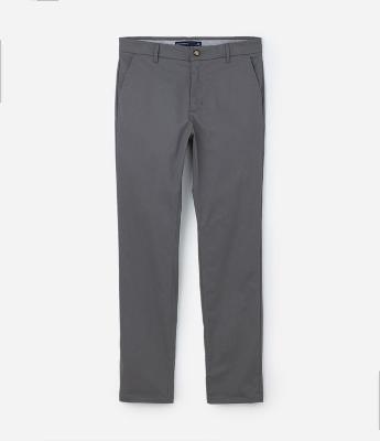Calça Slim em Sarja com Bolsos Faca