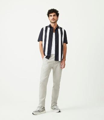 Calça Slim Sarjado Cropped Alfaiatada com Bolsos