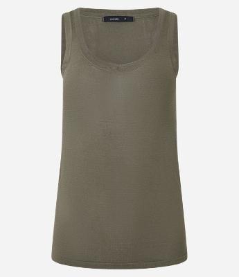 Blusa Sem Manga em Tricô Leve com Gola U