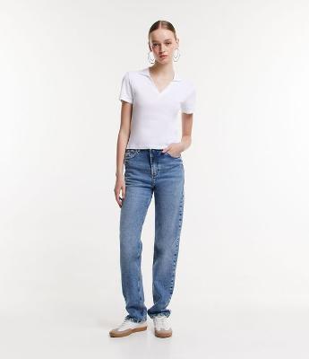 Calça Reta em Jeans Marmorizado com Bolsos