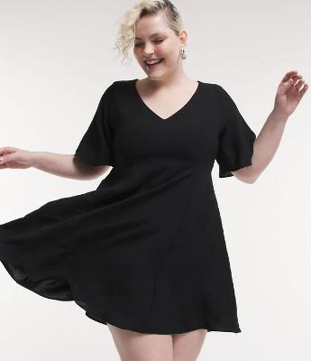 Vestido Curto em Crepe com Manga Ampla Curve & Plus Size