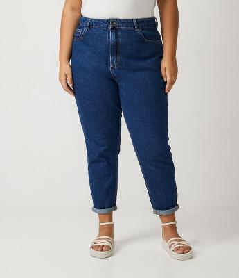 Calça Mom em Jeans Estonado Curve & Plus Size