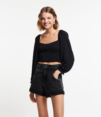 Blusa Cropped Texturizada com Lastex e Frufru na Manga