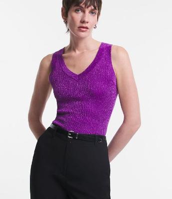 Blusa Sem Manga em Viscose Canelada com Fio Metalizado
