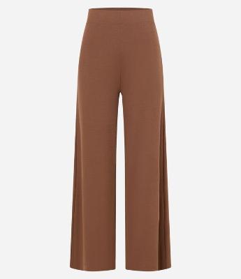 Calça Pantalona em Ribana com Textura Canelada e Cós Elástico