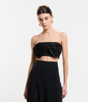 Top Faixa em Ponto Roma com Rosas de Chiffon Aplicadas no Busto