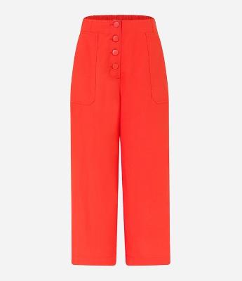 Calça Pantacourt em Viscose com Botões Frontais