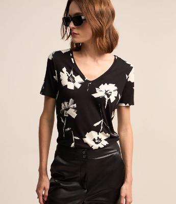 Blusa em Viscose com Estampa Floral Diferenciado