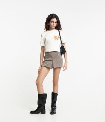 Short Saia Jacquard com Fenda e Bolso Embutidos