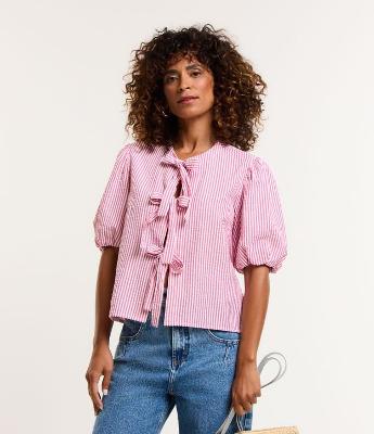 Blusa em Tricoline com Lacinhos Frontais e Estampa Listrada