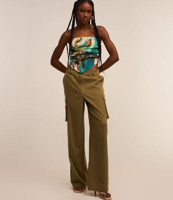 Blusa Tomara que Caia em Crepe com Barra de Ponta e Estampa Abstrata