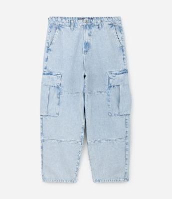 Calça Skater em Jeans com Bolsos Cargo