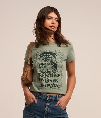 Camiseta Alongada em Algodão com Estampa de Cogumelos e Lettering