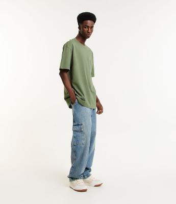 Calça Baggy em Jeans com Bolso Cargo Marmorizado e Lavagem Dirty