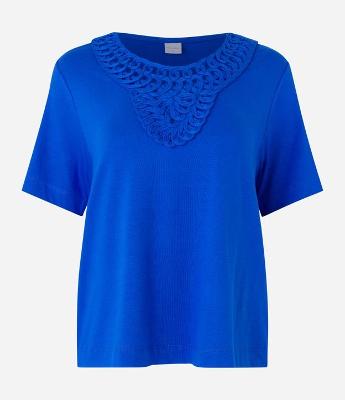 Blusa em Viscose com Detalhe Texturizado na Gola