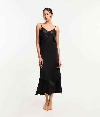 Camisola Longa em Microfibra com Detalhes em Renda