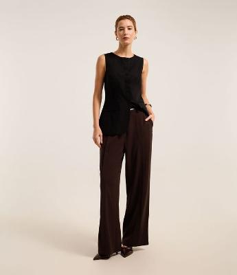 Calça Reta em Crepe com Cinto Fivela