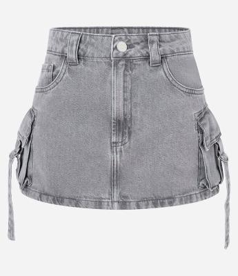 Saia Curta em Jeans Marmorizado com Bolso Cargo Afivelado